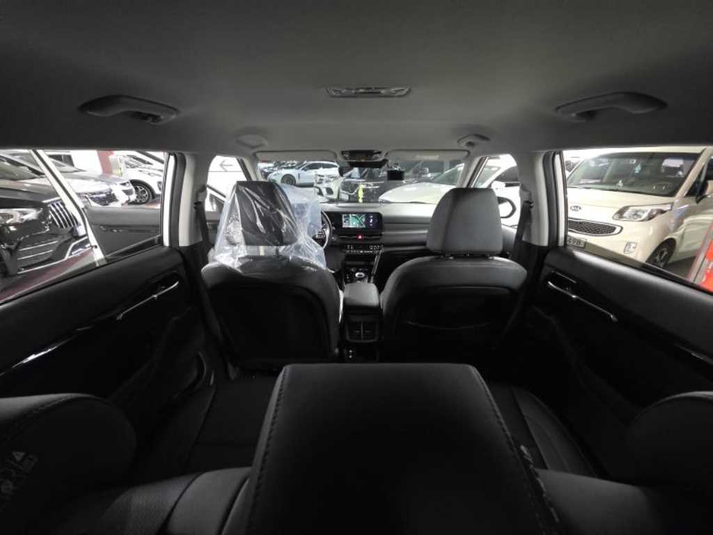 KIA Seltos - Vista 8