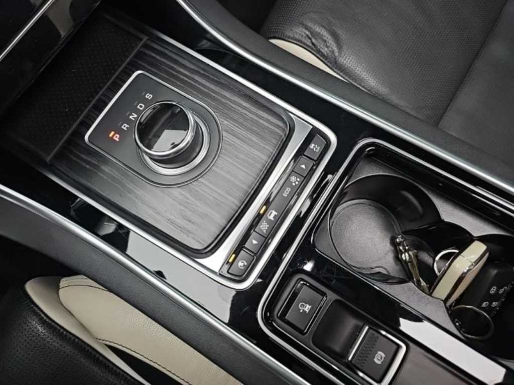 Jaguar XF - Vista 12