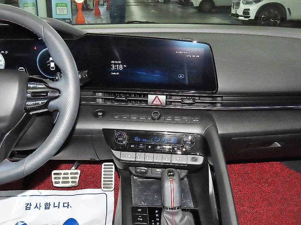 HYUNDAI Avante - Vista 11