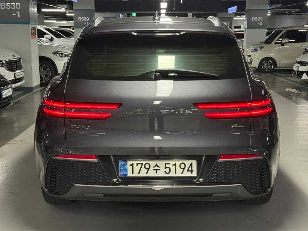 Genesis GV70 - Vista 4