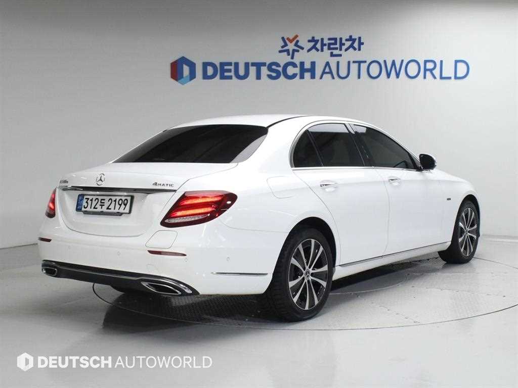 Mercedes Benz E class - Vista 2