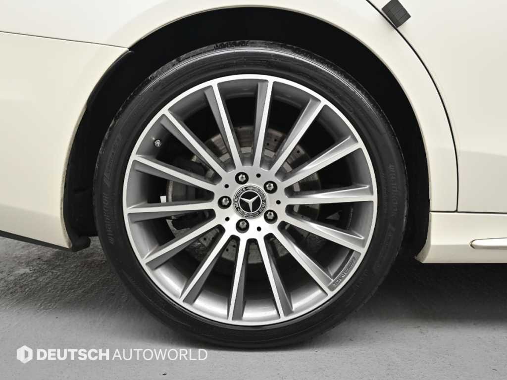 Mercedes Benz S Class - Vista 5
