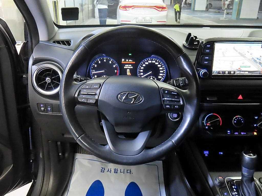 HYUNDAI Kona - Vista 8