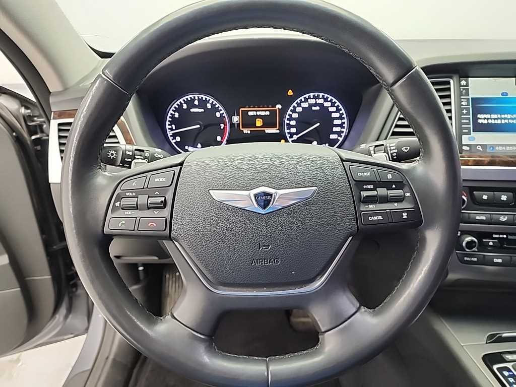HYUNDAI Genesis - Vista 9