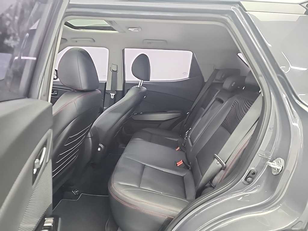 Ssangyong Tivoli - Vista 12