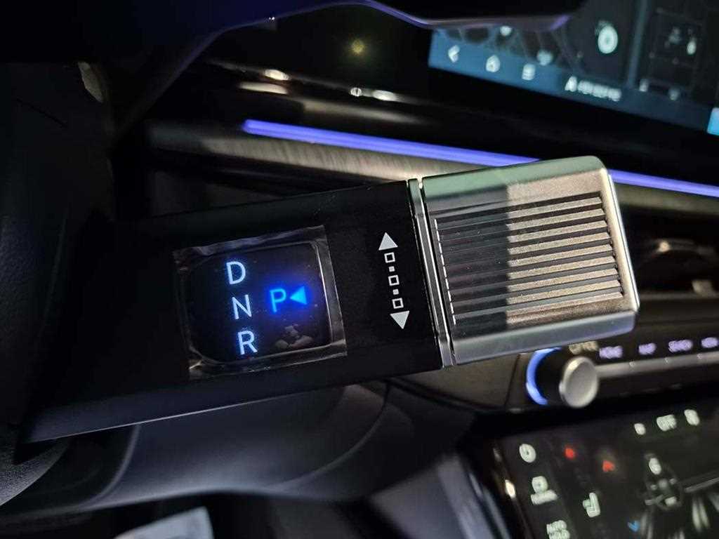 HYUNDAI Grandeur - Vista 11