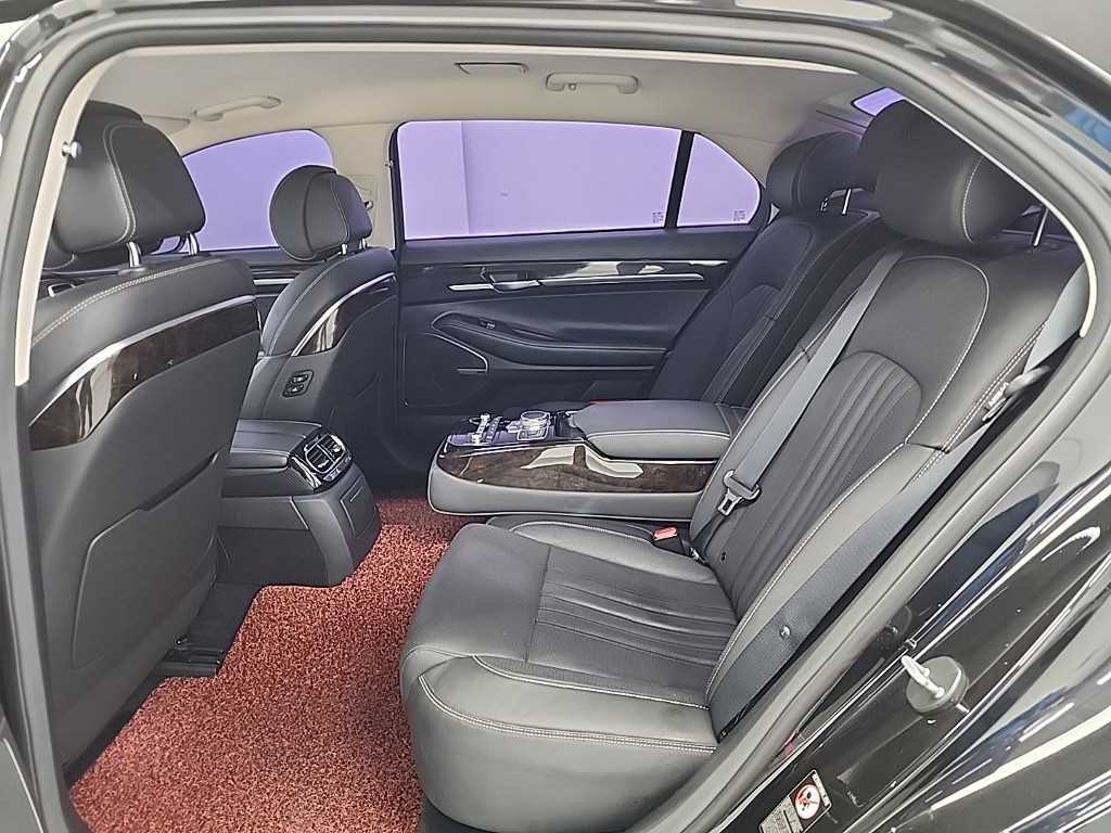 Genesis G90 - Vista 12