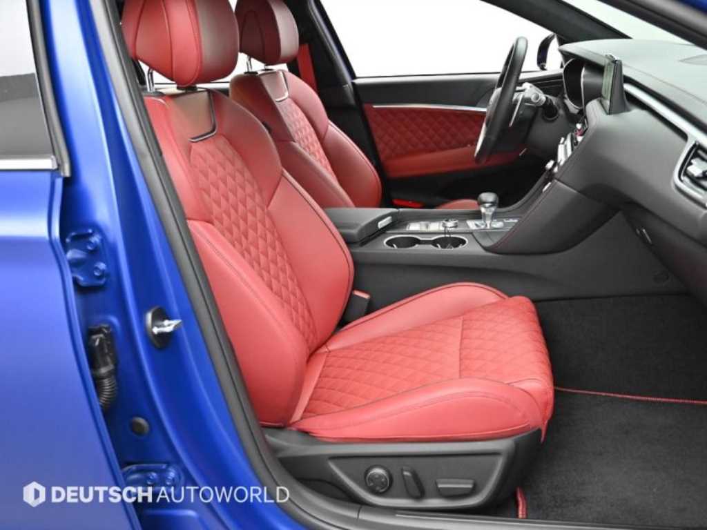 Genesis G70 - Vista 10