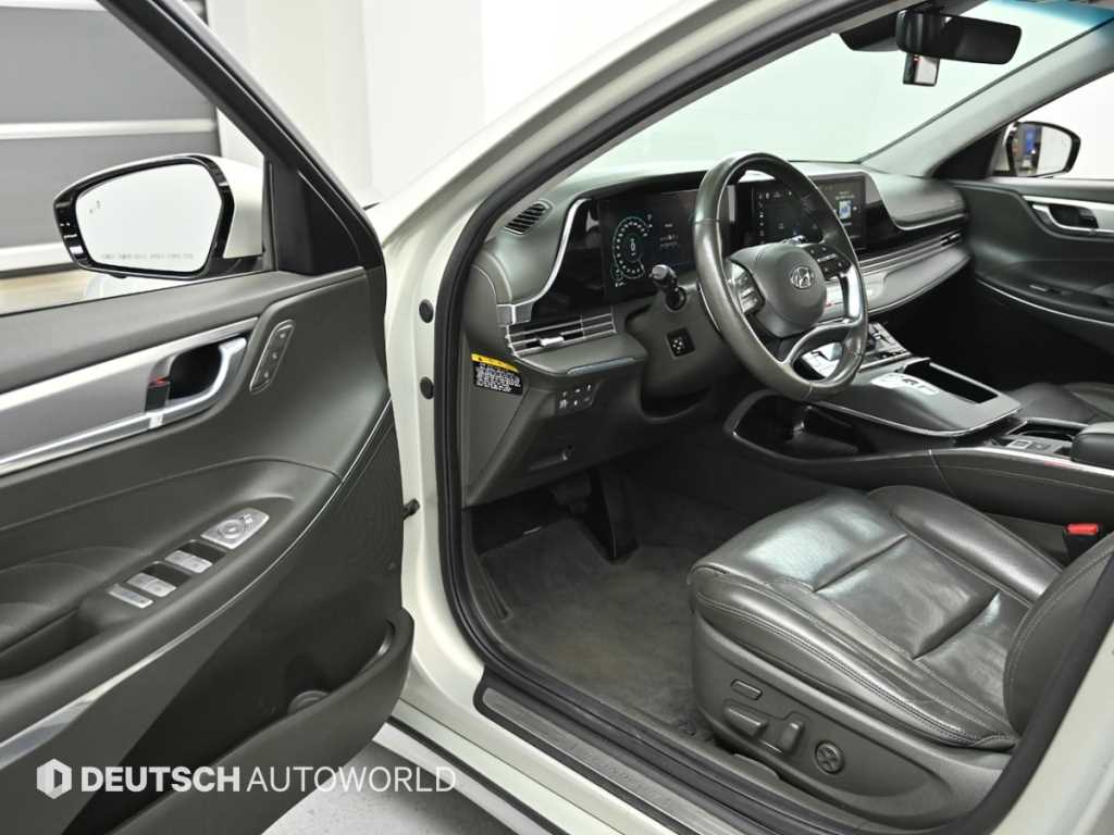HYUNDAI Grandeur - Vista 11