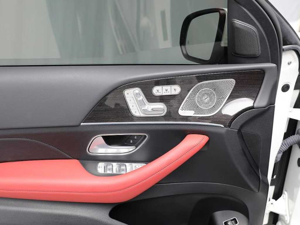 Mercedes Benz GLE Class - Vista 6