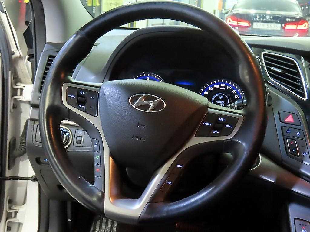 HYUNDAI i40 - Vista 8