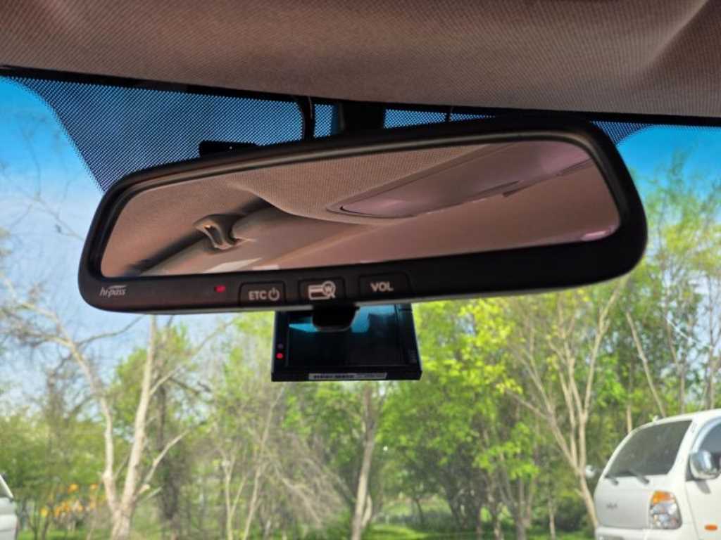 HYUNDAI Avante - Vista 12