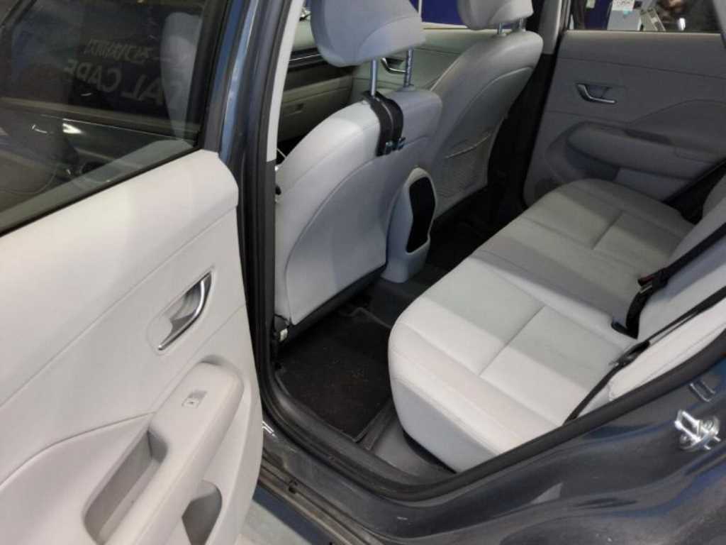 HYUNDAI Kona - Vista 4