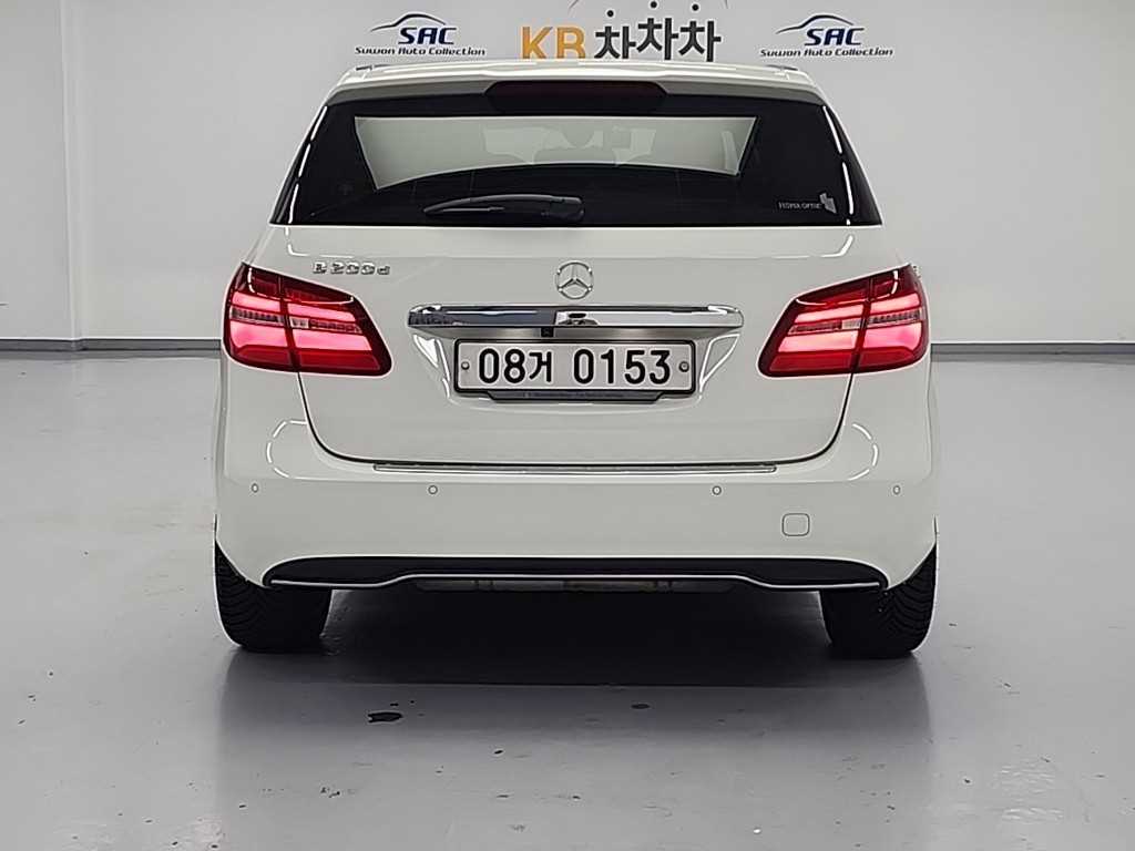 Mercedes Benz B Class (MY B) - Vista 3