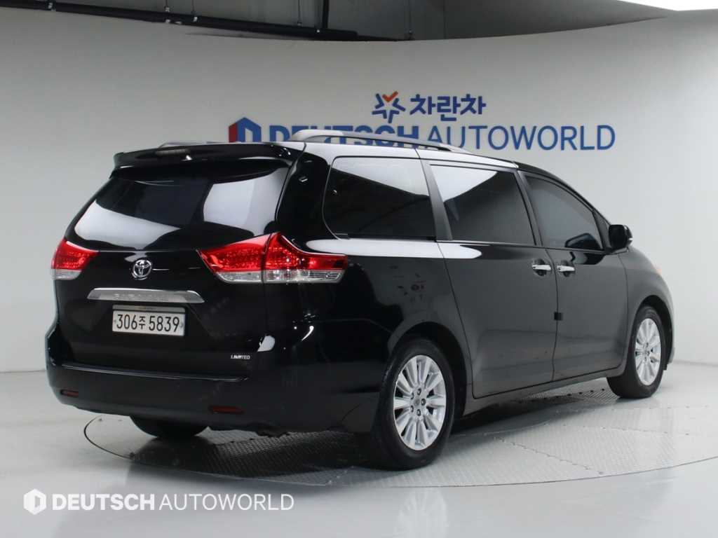 Toyota Siena - Vista 2