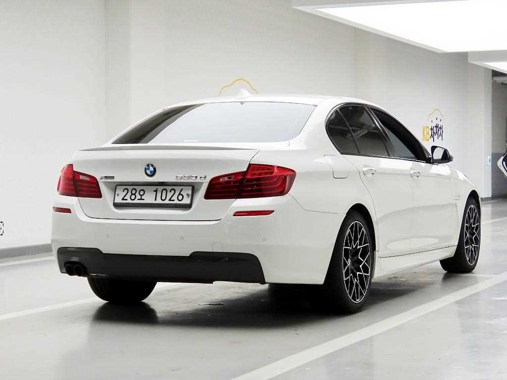 BMW 5 Series - Vista 4