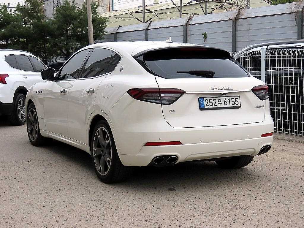 Maserati Levante - Vista 3