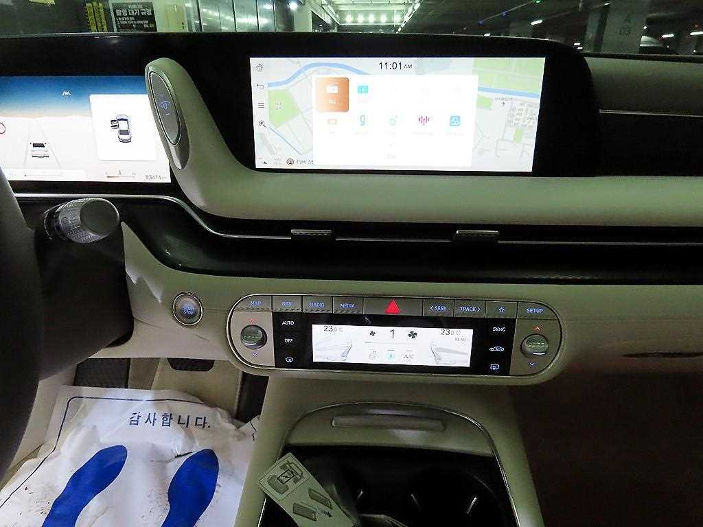 Genesis G90 - Vista 11