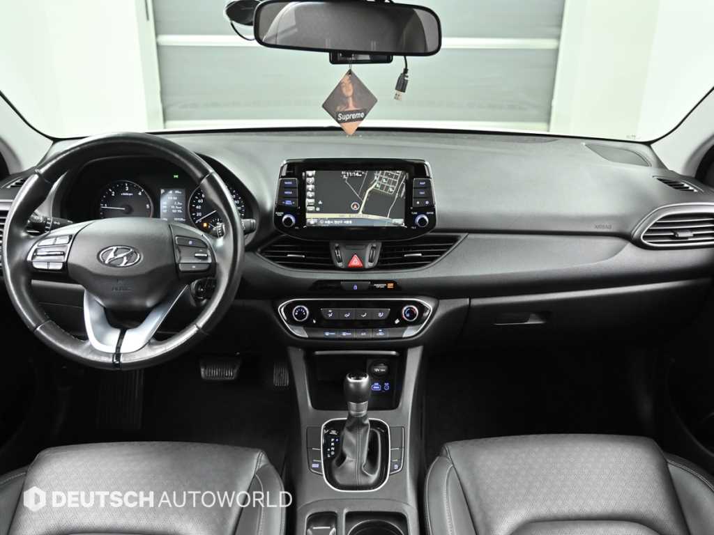 HYUNDAI i30 - Vista 7