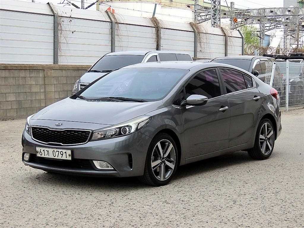 KIA K3 - Vista 2