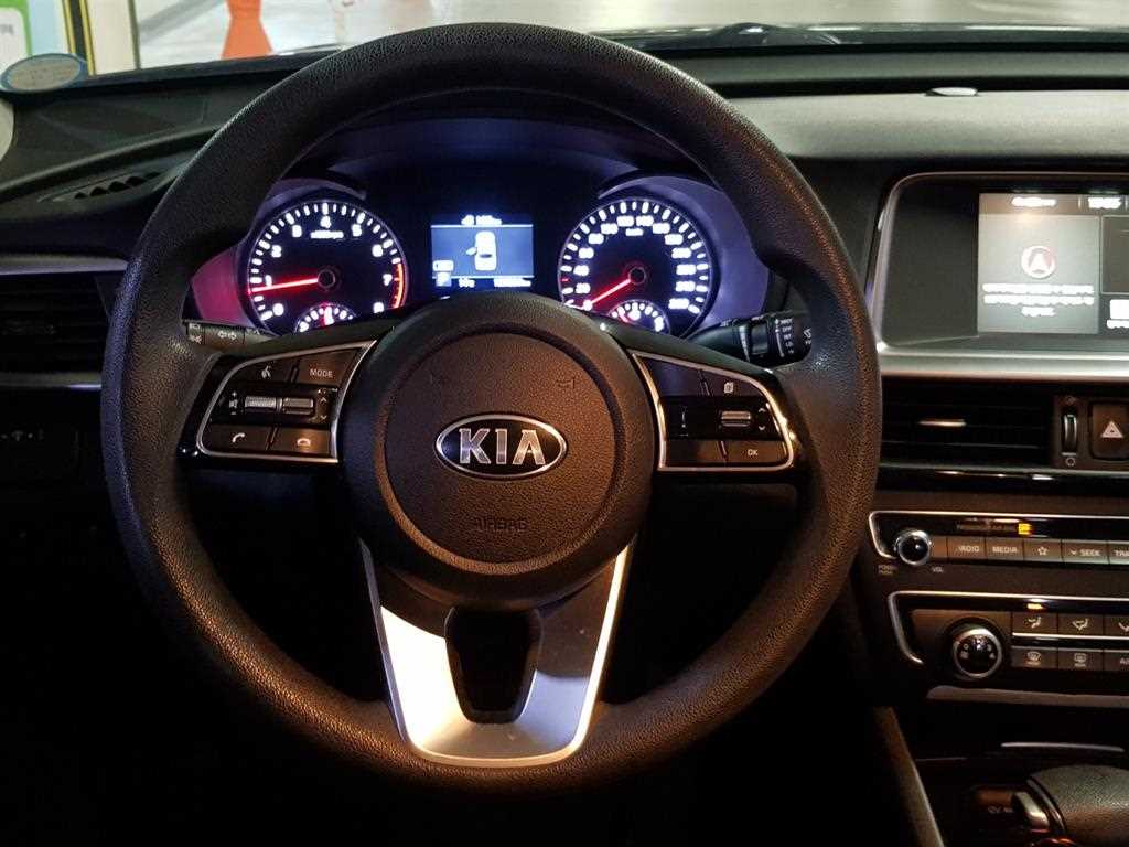 KIA K5 - Vista 8