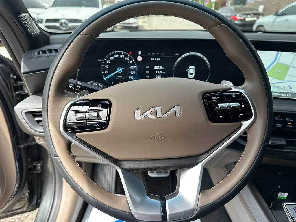 KIA K8 - Vista 7