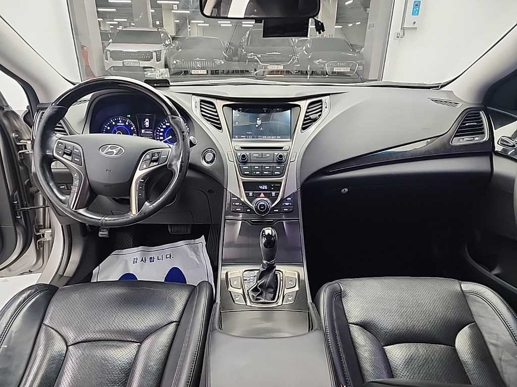 HYUNDAI Grandeur - Vista 7