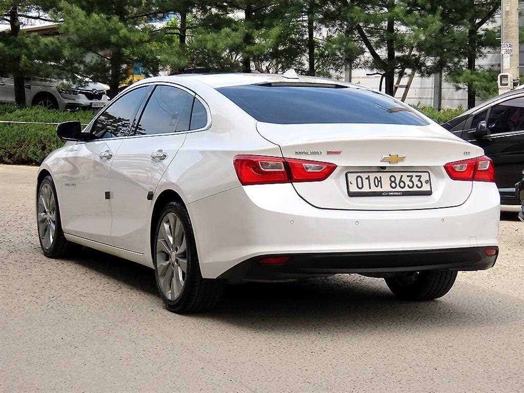 Chevrolet Malibu - Vista 3