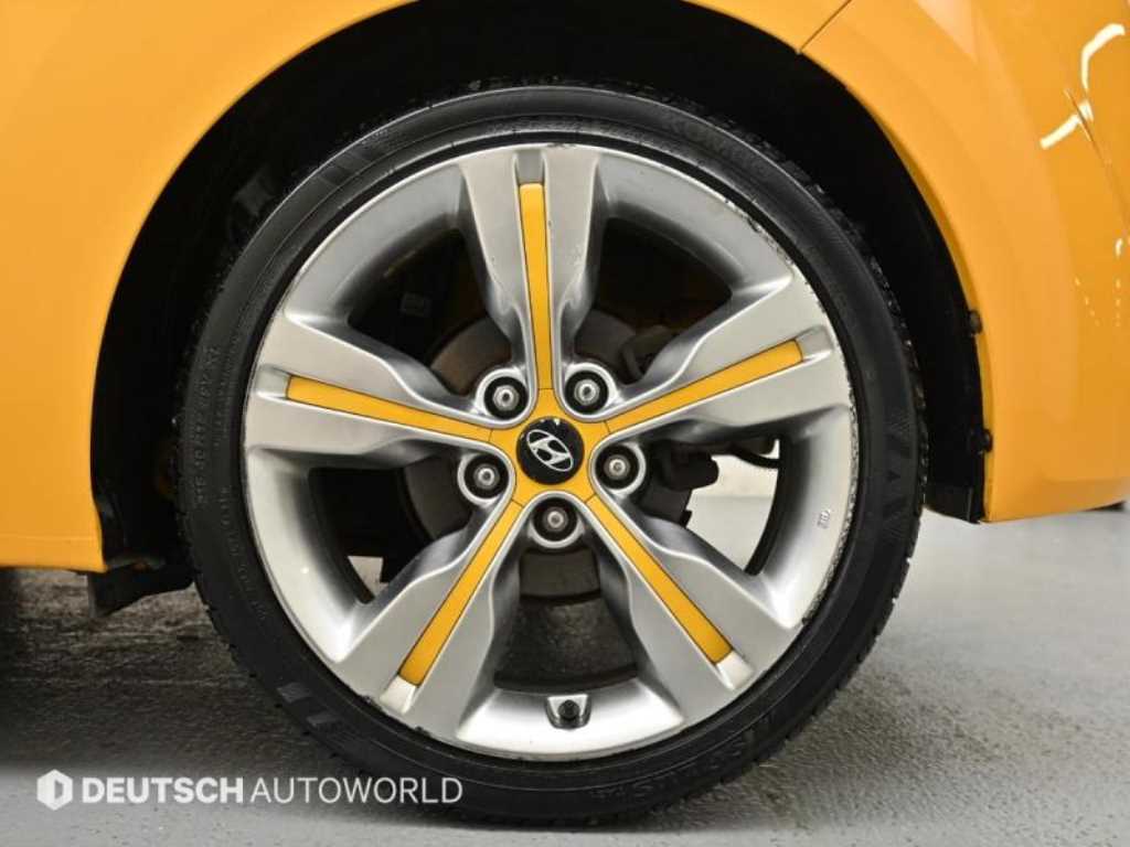 HYUNDAI Veloster - Vista 5