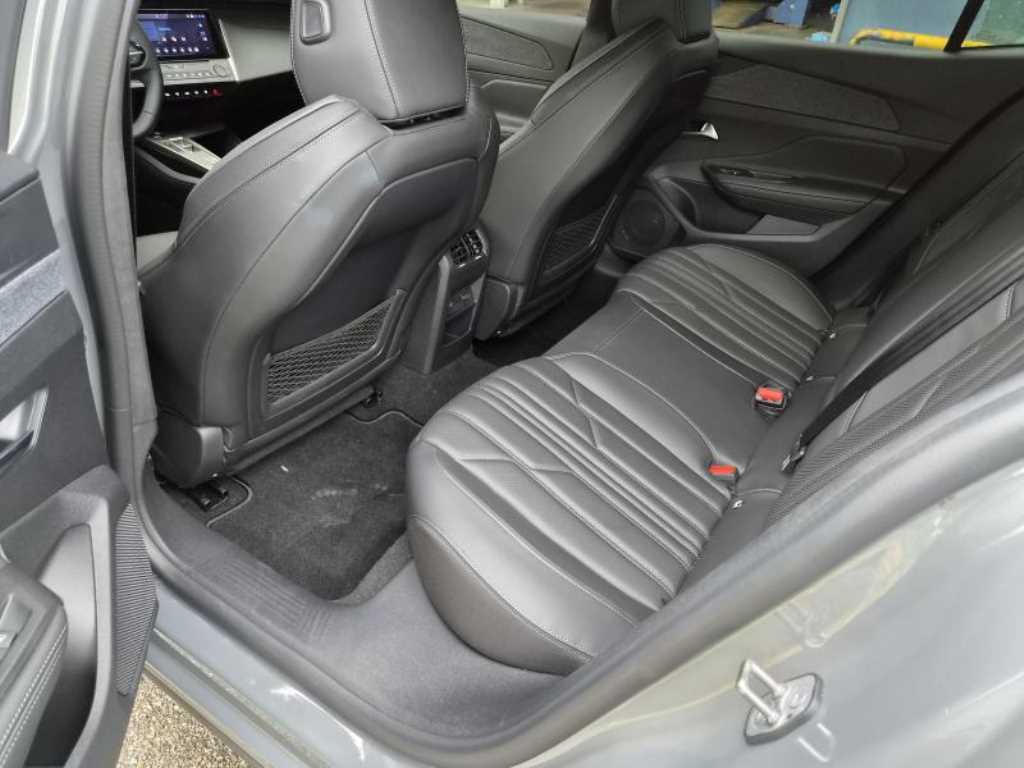 Peugeot 408 - Vista 10