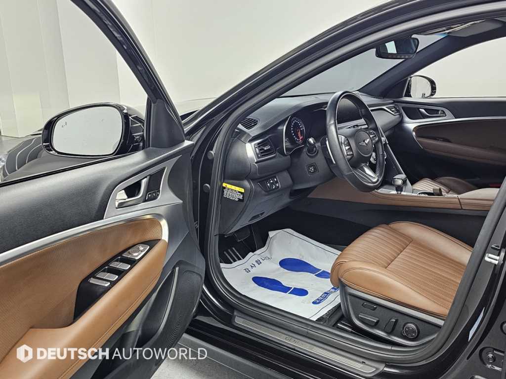 Genesis G70 - Vista 11