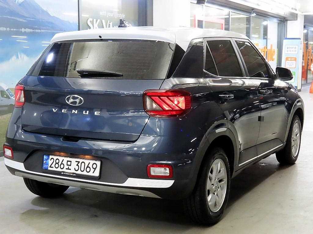 HYUNDAI Venue - Vista 4