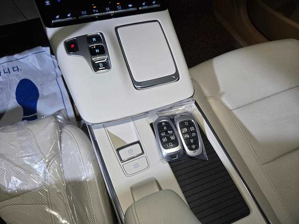 HYUNDAI Grandeur - Vista 12