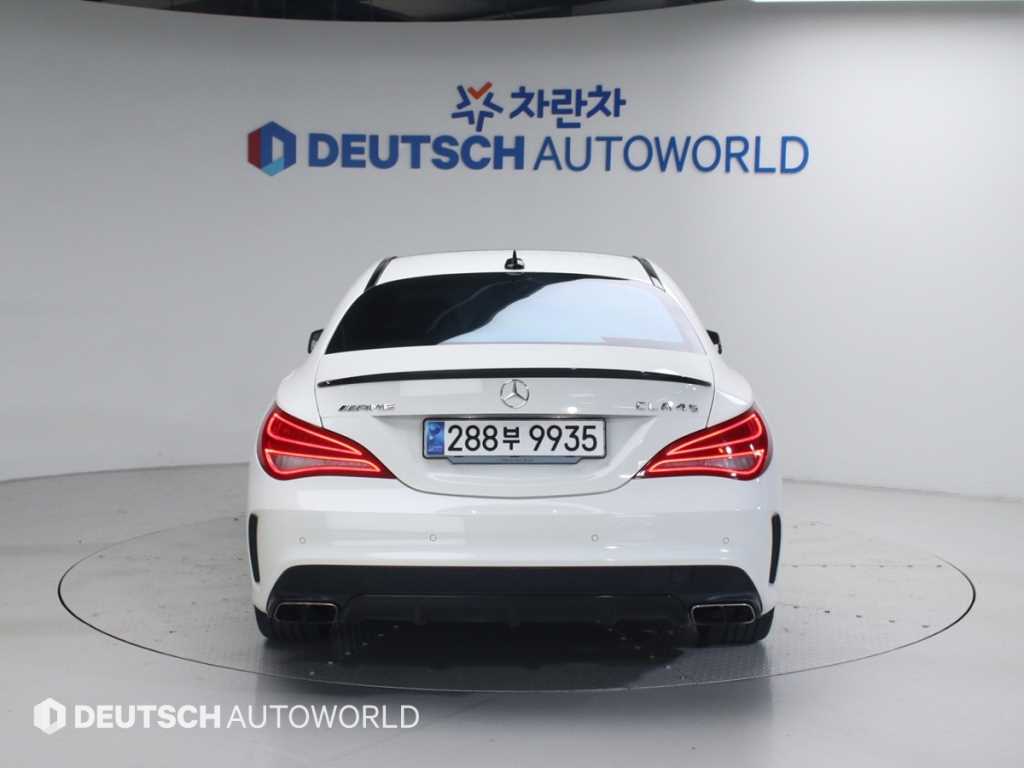Mercedes Benz CLA Class - Vista 4