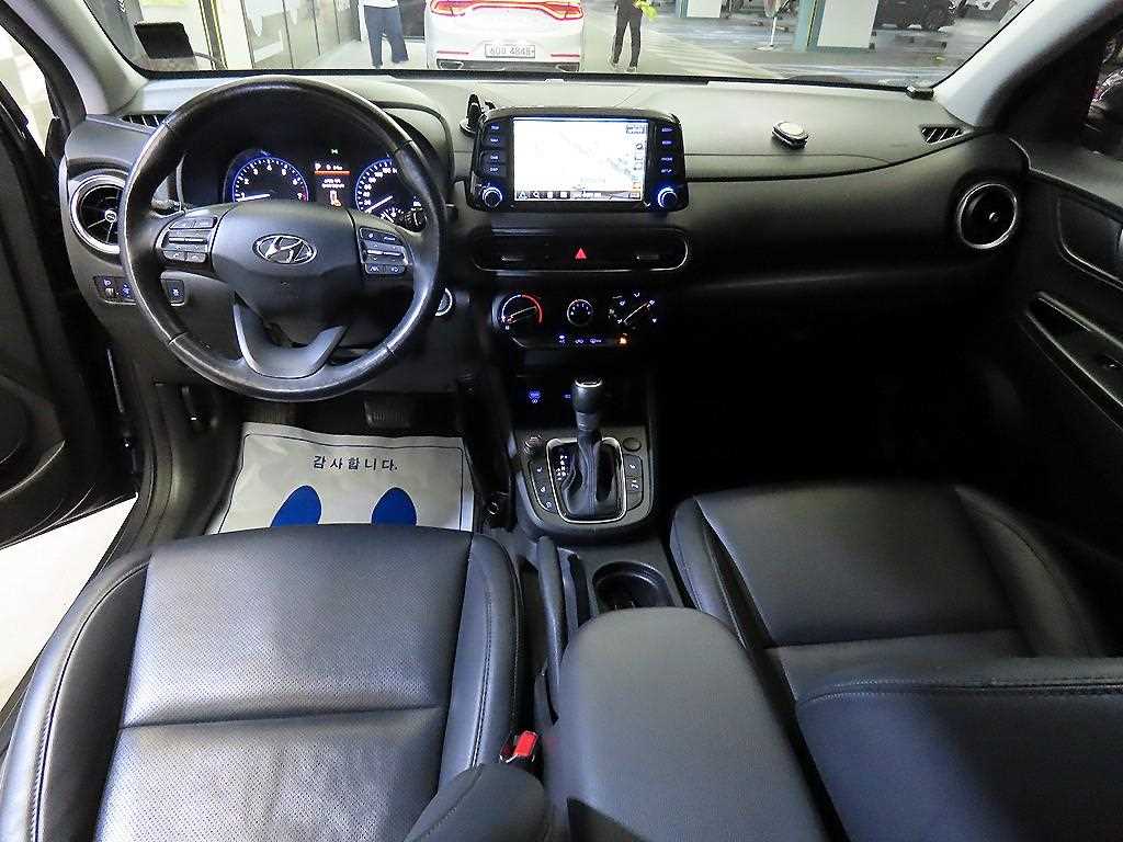 HYUNDAI Kona - Vista 10