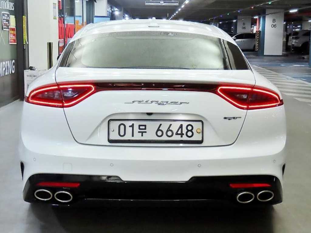 KIA Stinger - Vista 5