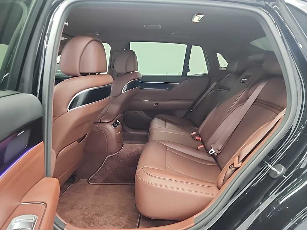 Genesis G90 - Vista 12