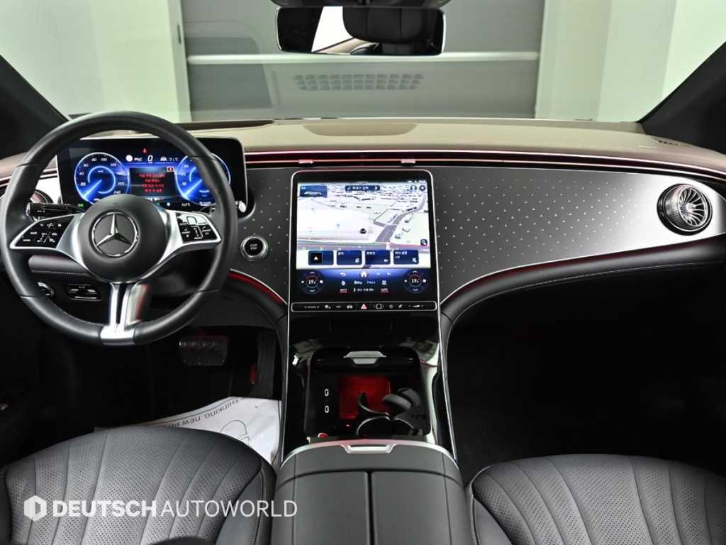 Mercedes Benz EQE - Vista 7