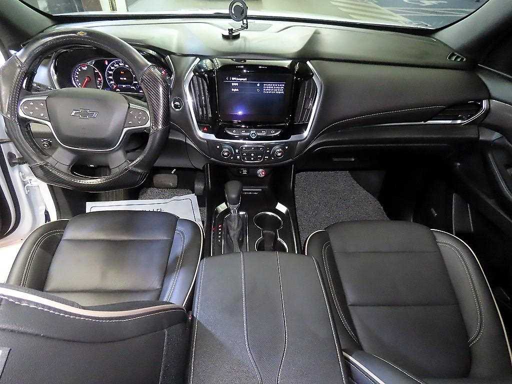 Chevrolet Travers - Vista 10