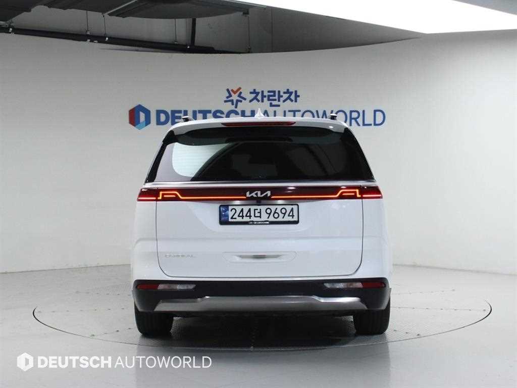 KIA Carnival - Vista 5