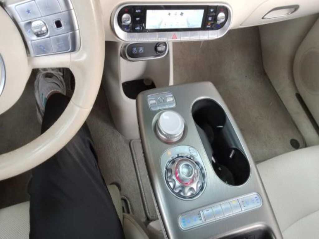 Genesis GV60 - Vista 8