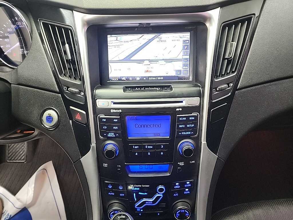 HYUNDAI Sonata - Vista 10