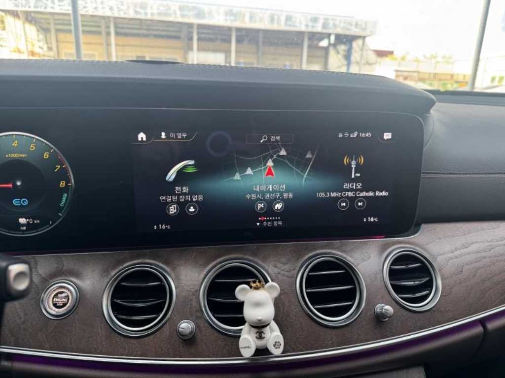 Mercedes Benz E class - Vista 5