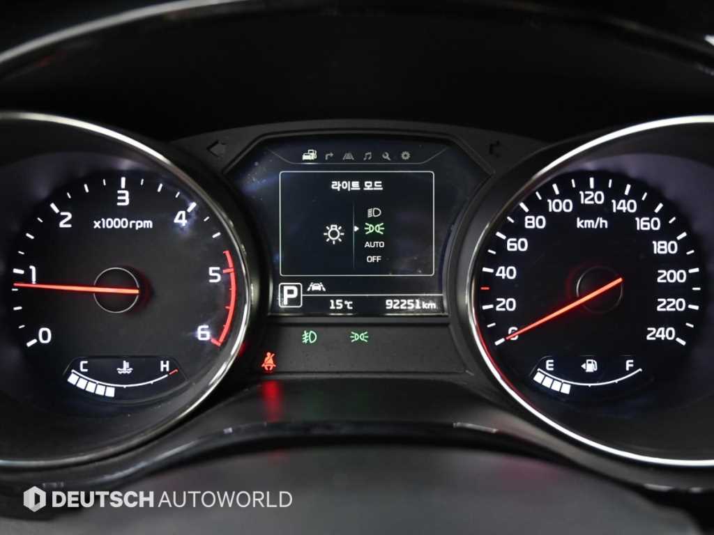 KIA Carnival - Vista 8
