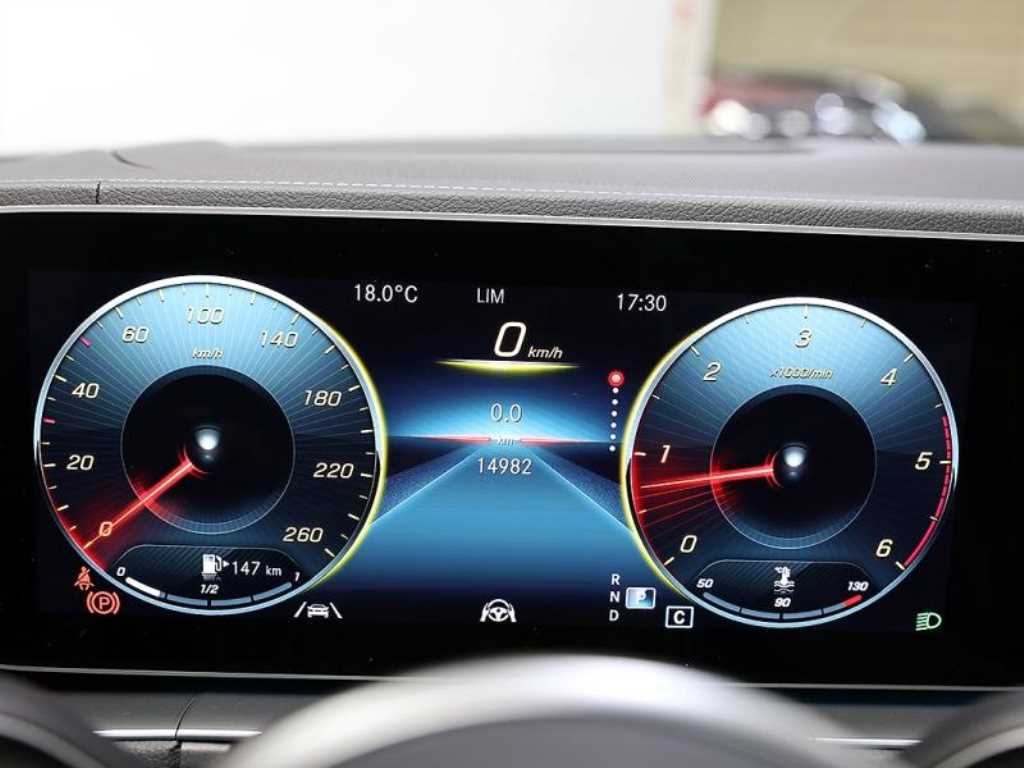 Mercedes Benz GLE Class - Vista 12