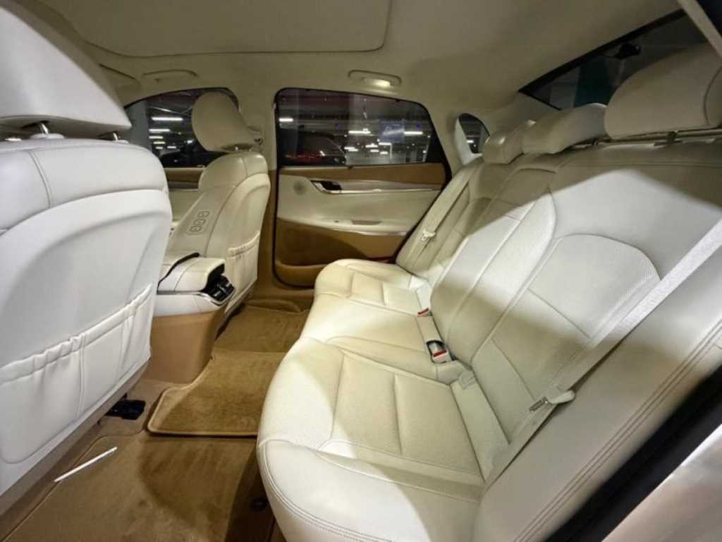 HYUNDAI Grandeur - Vista 7