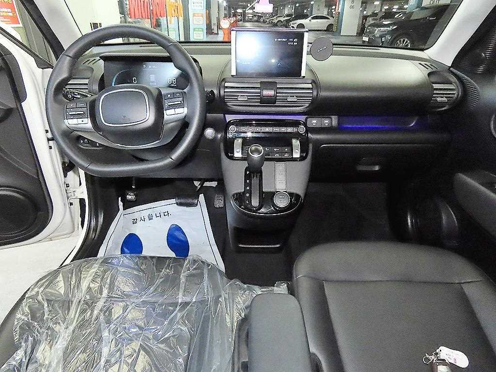 HYUNDAI Casper - Vista 10