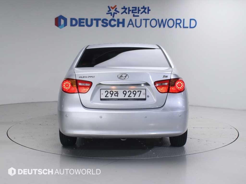 HYUNDAI Avante - Vista 4