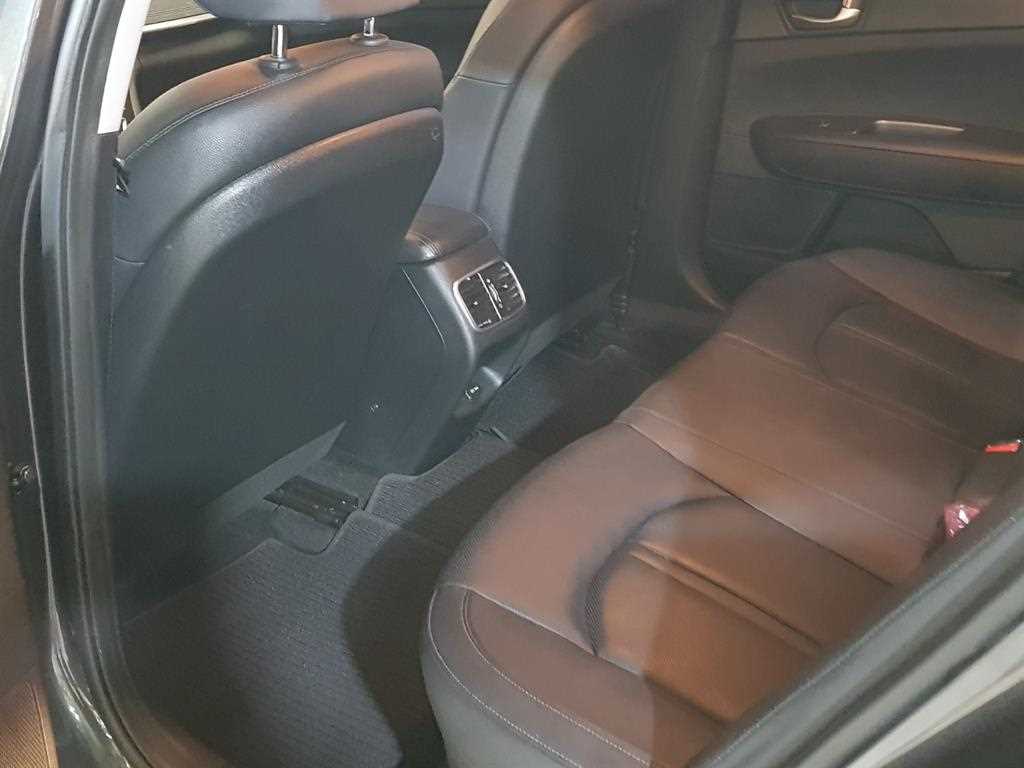 KIA K5 - Vista 7