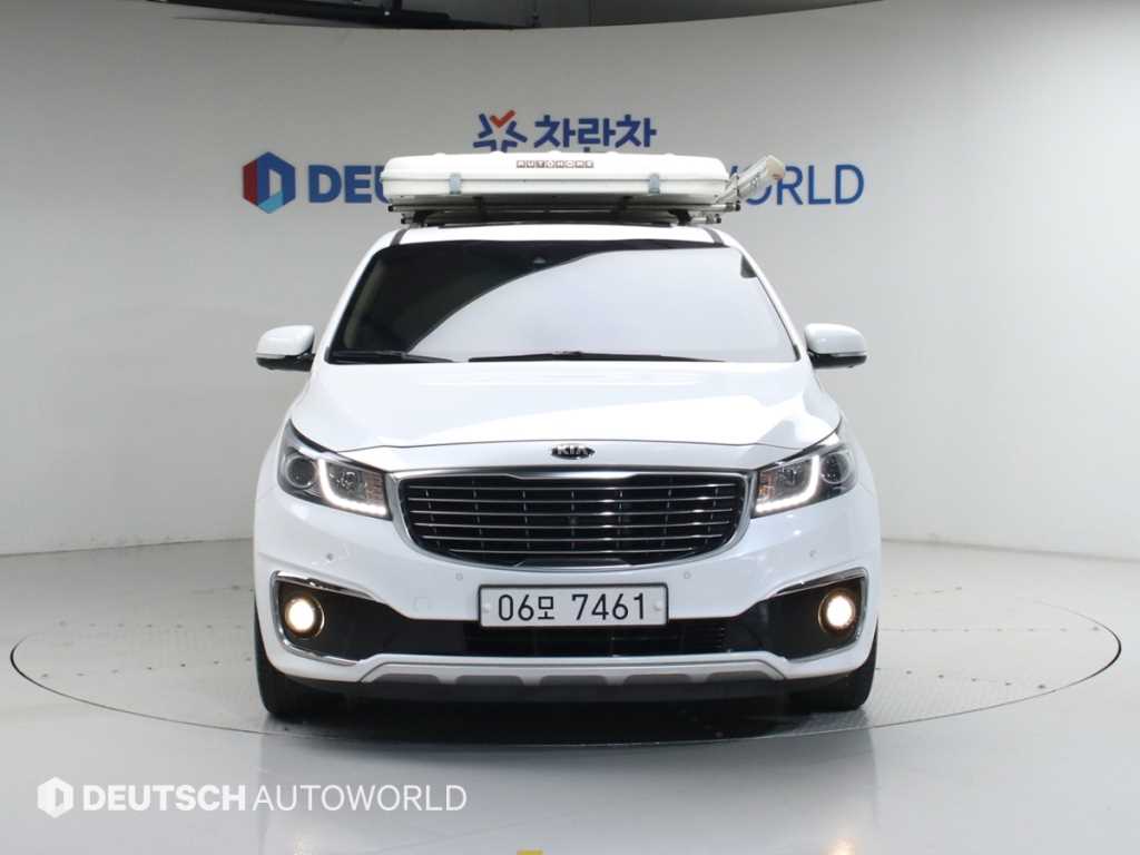KIA Carnival - Vista 3